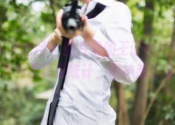 GIRLT果团网 - 图片里的王语纯短裙，回头率真的不需要统计，眼神都追着呢。