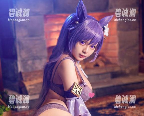 Hachi小芭 Hachi小芭试穿“蒂法泳装”后的反应,最新图包,绝对有你想不到的萌点。