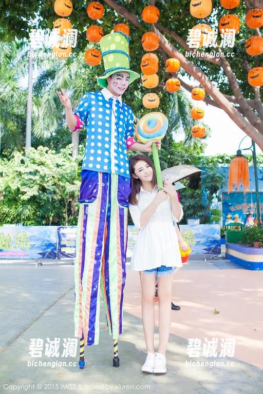 IMiss爱蜜社-小狐狸Sica IMiss爱蜜社 - 观看小狐狸Sica如何在职业装里游刃有余...你确定不想再多看一眼?