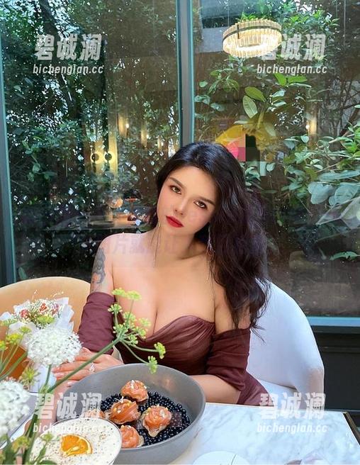 Jessie婕西 微密圈 - 户外奔放的Jessie婕西,随便一张图片就能让人刮目相看。