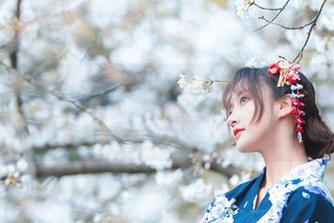 图片配上Luisa_零纱，裤里丝散发的韵味真不一般。