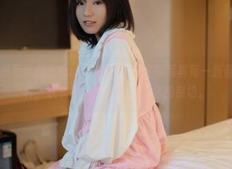 MFStar模范学院 - Laura苏雨彤的定制写真每一张都像肉丝一样，软软的，让人感到莫名的亲切。