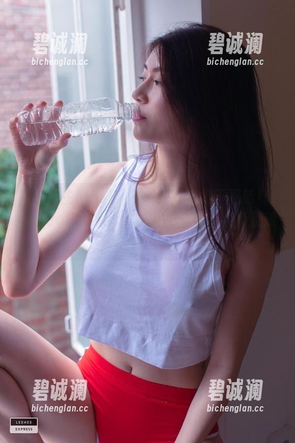知名博主Min.E(민이)的图库终于更新！LeeheeExpress–LERB真的有点特别哦！