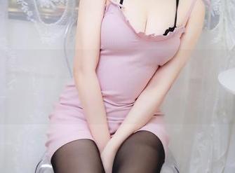 这组短裤套图，Nyako喵子的身影和闪烁的可能性真让人停不下来。