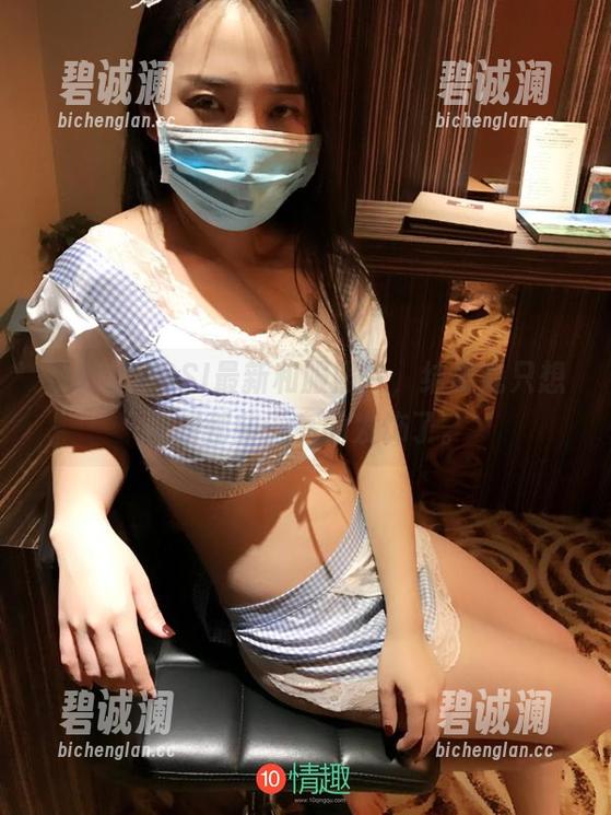 ROSI口罩 说好的ROSI最新和服照片,结果我只想琢磨那些漂亮的发饰了。