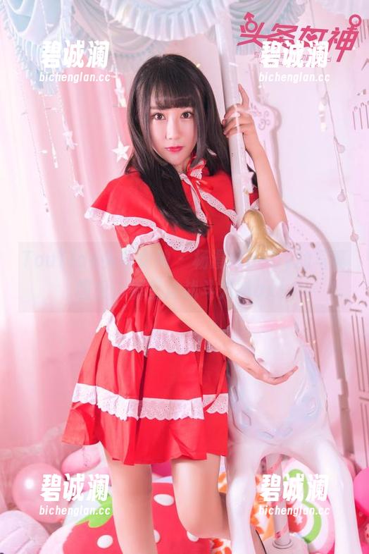TouTiao头条女神-杨漫妮baby TouTiao头条女神 - 杨漫妮baby的写真图包:裤里丝战斗力Max!