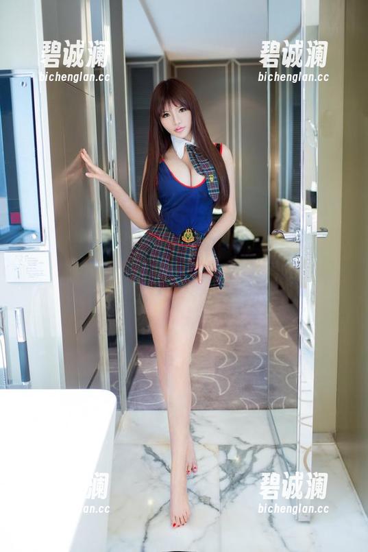 TuiGirl推女郎 - 看潘娇娇穿体操服的免费图包，不带罩子，轻松随意，内心的万种风情呢？