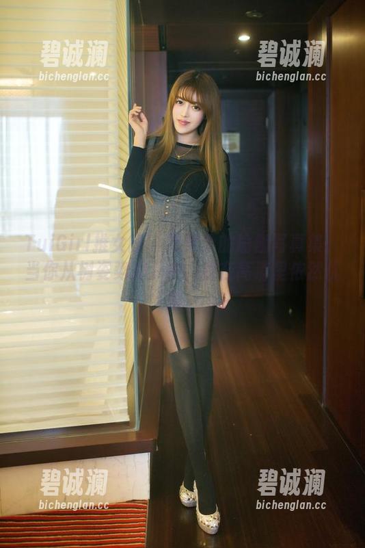 TuiGirl推女郎-艾栗栗 TuiGirl推女郎 - 艾栗栗的瑜伽写真集:当你从树姿势摔下来,我在高清里依然优雅。