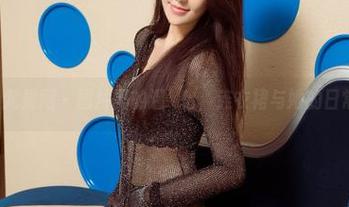 UGirls尤果网 - 图片里的温鈊怡，连衣裙与她的日常舞动。
