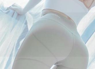 哈哈，从Uhye(이유혜)的图库中线索大发现，Bimilstory-NO.02的资源又出奇了！
