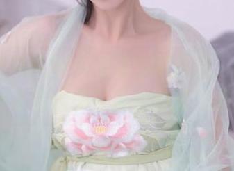 Xiuren秀人网 - 海边定制风景，Jennifer小若约你在隐秘的浪花里。