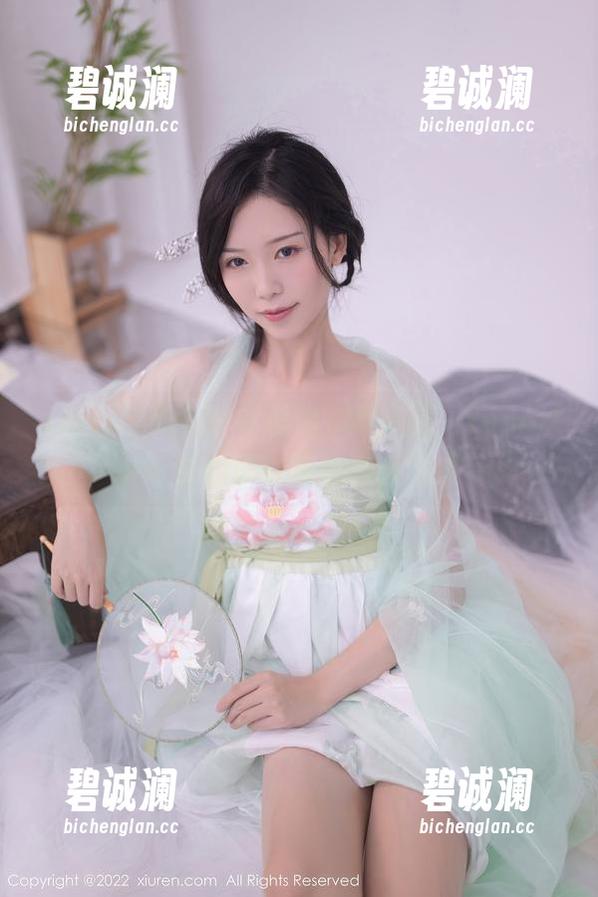 Xiuren秀人网-Jennifer小若 Xiuren秀人网 - 海边定制风景,Jennifer小若约你在隐秘的浪花里。