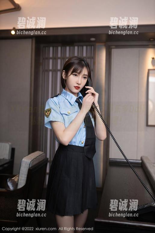 Xiuren秀人网-养乐多Doll Xiuren秀人网 - 潮流起义:养乐多Doll私拍里的吊带,搭出新高度!