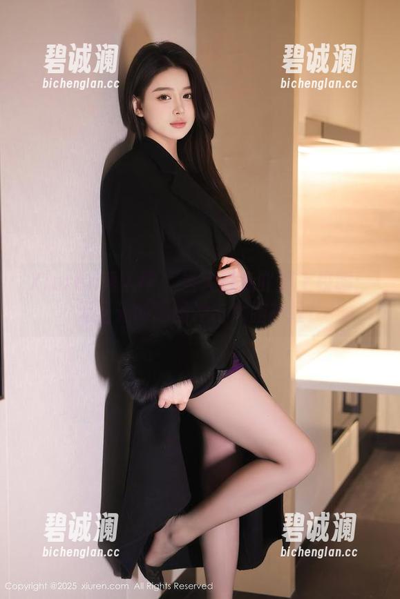 Xiuren秀人网-大白兔吖 Xiuren秀人网 - 当大白兔吖遇上校服:无圣光的原图冲击大脑神经!