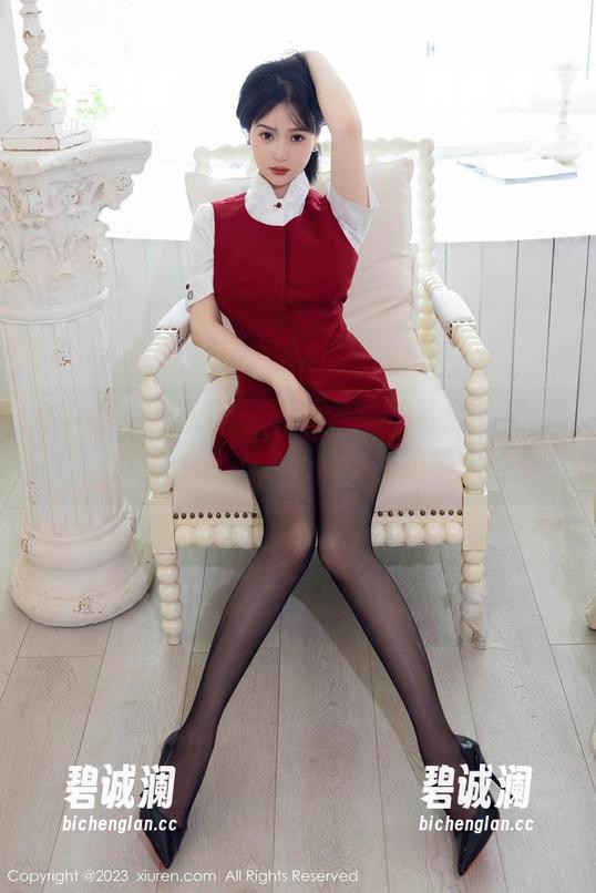 Xiuren秀人网-小紫儿 Xiuren秀人网 - 小紫儿黑丝写真,腿部再一次宣告主权,让围观的眼睁大了!