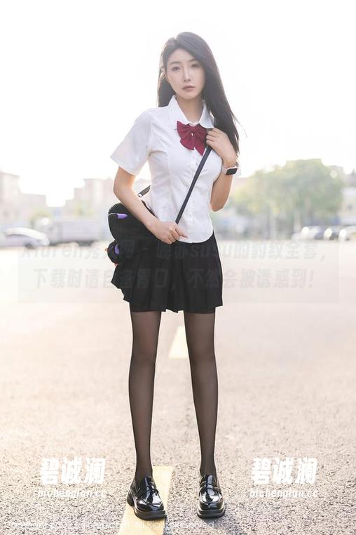 Xiuren秀人网-晚苏susu Xiuren秀人网 - 晚苏susu的豹纹全套,下载时请自备胃口,不然会被诱惑到!