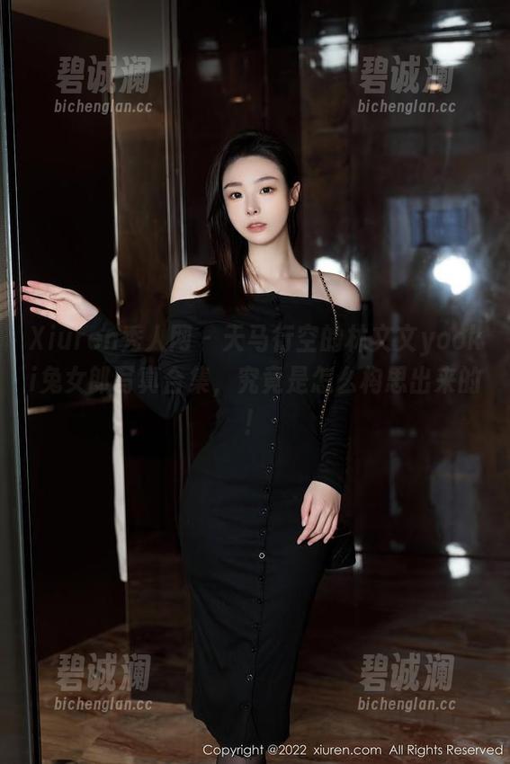 Xiuren秀人网-林文文yooki Xiuren秀人网 - 天马行空的林文文yooki兔女郎写真合集,究竟是怎么构思出来的!
