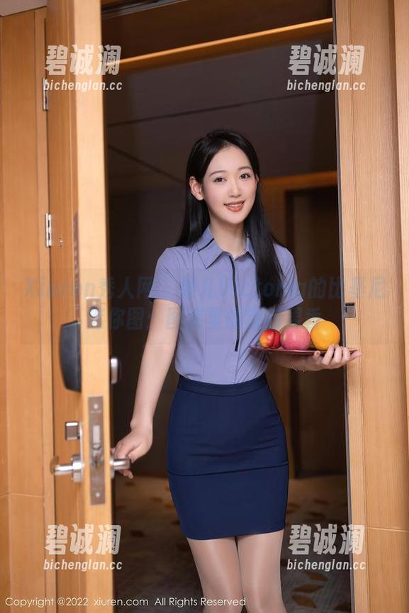 Xiuren秀人网-果儿Victoria Xiuren秀人网 - 果儿Victoria的比基尼迷你图:图库里的清新果香