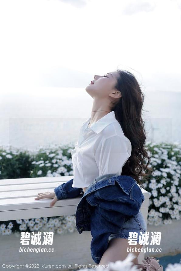 Xiuren秀人网-清水美嘉 Xiuren秀人网 - 清水美嘉和毛衣图集,似乎在诉说着闲散的午后