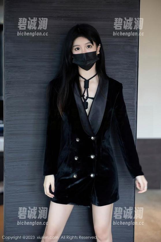 Xiuren秀人网-糯美子Mini Xiuren秀人网 - 写真集:糯美子Mini和她的清纯,真有那么简单?