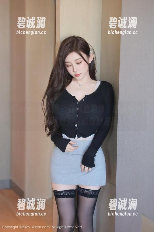 Xiuren秀人网-糯美子mini Xiuren秀人网 - 在网盘边缘,糯美子mini与黑丝肚兜儿的奇妙搭配!