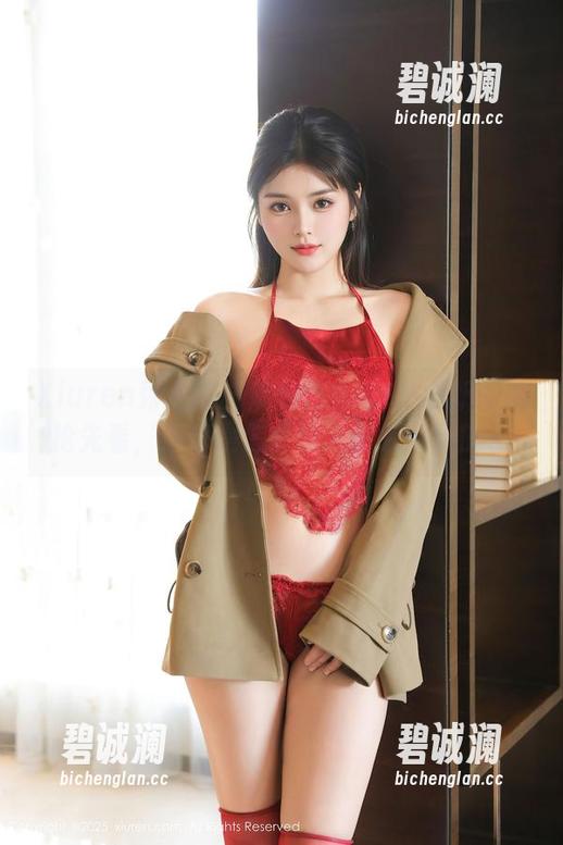 Xiuren秀人网-陈雅漫VICKY Xiuren秀人网 - 陈雅漫VICKY最新图册抢先看,吊带是怎样让人眼睛一亮的?