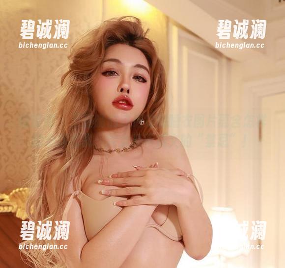于芷晴 微密圈 - 于芷晴的这组定制睡衣图片蕴含怎样的穿搭玄机,完全是不成文的“禁忌”!