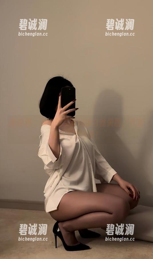 保守的二舅妈 微密圈 - 保守的二舅妈的白丝美图,下载前请先深呼吸!