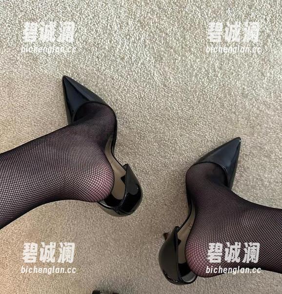 保守的二舅妈 微密圈 - 秘密是啥?看看保守的二舅妈的写真合集,或许能找答案