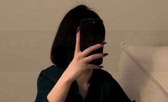 微密圈 - 保守的二舅妈的红丝白袜，果然是高清壁纸的最佳搭配