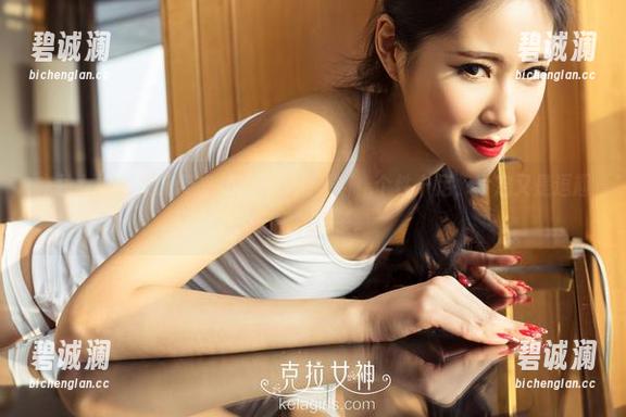 克拉女神-颖儿 克拉女神 - 颖儿带来的秋意春心更新,个性十足,肯定又是逗趣无比的样子。