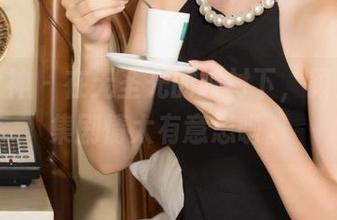 克拉女神 - 在无圣光的映衬下，颖儿的图集剧情太有意思啦。