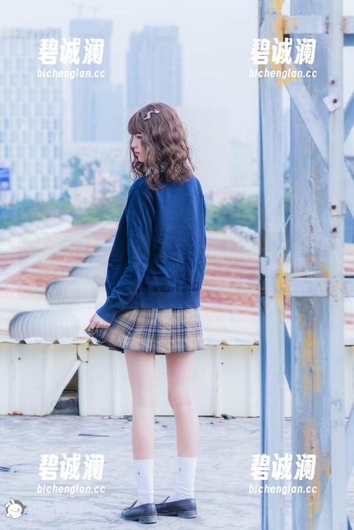 兔玩映画 在兔玩映画看这条发光的裸腿,心里怪痒的