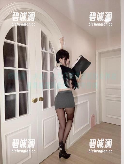 十万口草莓粥粥 微密圈 - 小心!十万口草莓粥粥的女神力量集结在网盘里,别失控哦