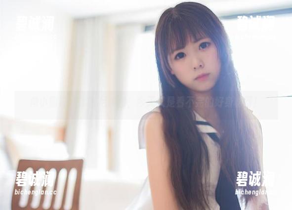 向小圆最新比基尼套图，今天又是看不完的好身材呀！