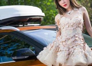 头条女神 - 小晴子图包：肉丝里透着小清新，下载后你也是悄悄美的那一个！
