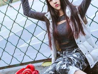 头条女神 - 李思彤又来了，最新图集中的甜心风暴，辐射范围…全城！