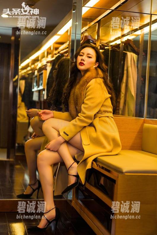 头条女神-梁芮溪 头条女神 - 梁芮溪的原图上线,谁说学姐只能是学霸?
