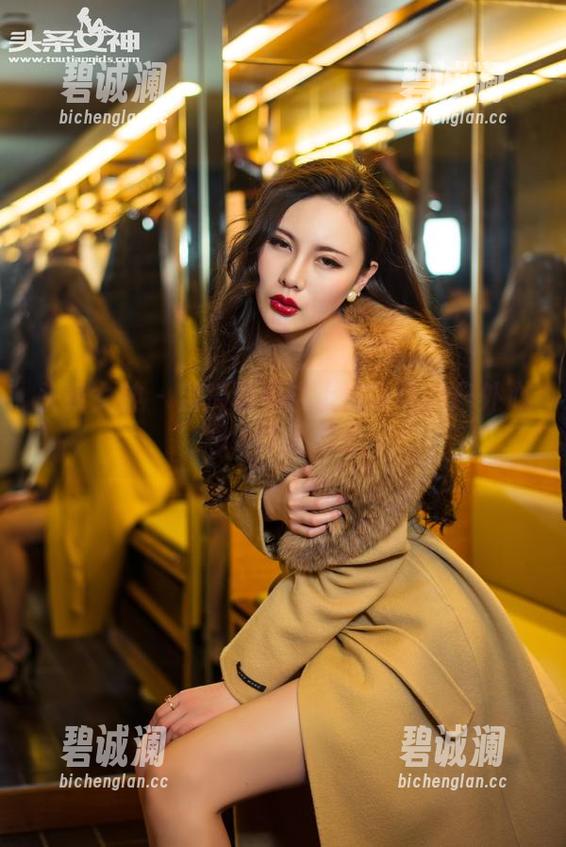 头条女神-洛洛可 头条女神 - 当摄像机遇上洛洛可的户外心思,作品满分