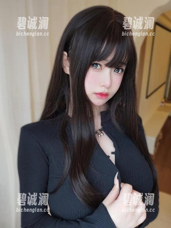 女主K变身红帽——光线的游戏与苹果的柔情，图集点击即享！