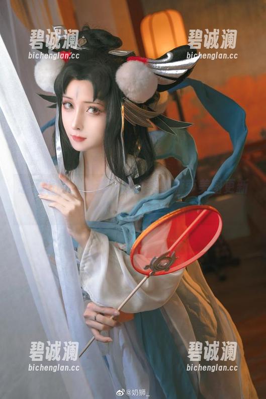 奶狮不咬人 忘了追剧,奶狮不咬人这波赫萝美图更新实在太赞!