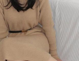 小众视觉 - 资源共享：敏儿和她的比基尼，海滩上谁最靓？稍等，我去找游泳圈！