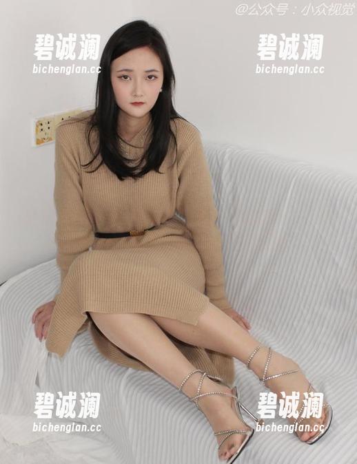 小众视觉-敏儿 小众视觉 - 资源共享:敏儿和她的比基尼,海滩上谁最靓?稍等,我去找游泳圈!