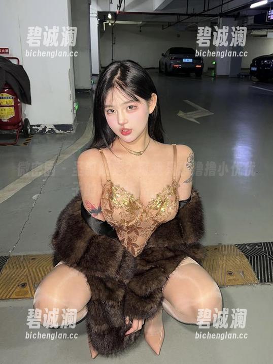 小优优子 微密圈 - 圣诞限定?可我只想撸撸小优优子的网盘作品,哈哈。