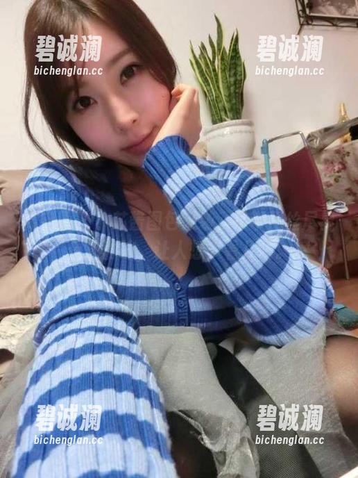 小芯酱 微密圈 - 小芯酱图包来袭,吊带黑丝尽显俏皮韵味,让人想多看几眼。