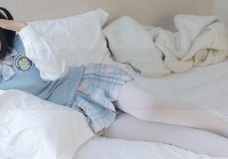少女秩序 - 乐栀：定制白衬衫给我带来了意想不到的写真灵感，可我又不会穿了……