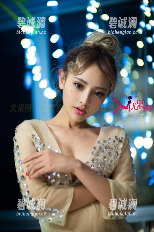 尤果网-艾霓莎 尤果网 - 艾霓莎黑丝写真,动感与优雅的碰撞,像极了一场时装秀!