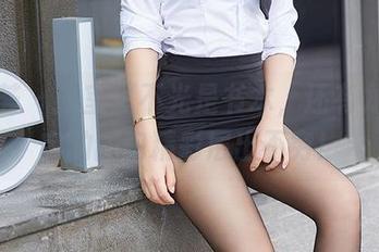 尤蜜荟 - 教室里不光是书本，还有龙女宝宝的图包精彩层出不穷！