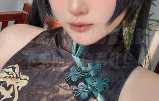 屿鱼的cos更新，这次的套装就像天上掉下来的一块彩虹！