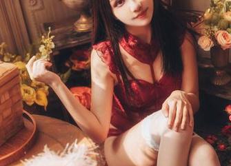 看着希希_啾的复古棚子写真，照片里的细节让我停顿了几秒